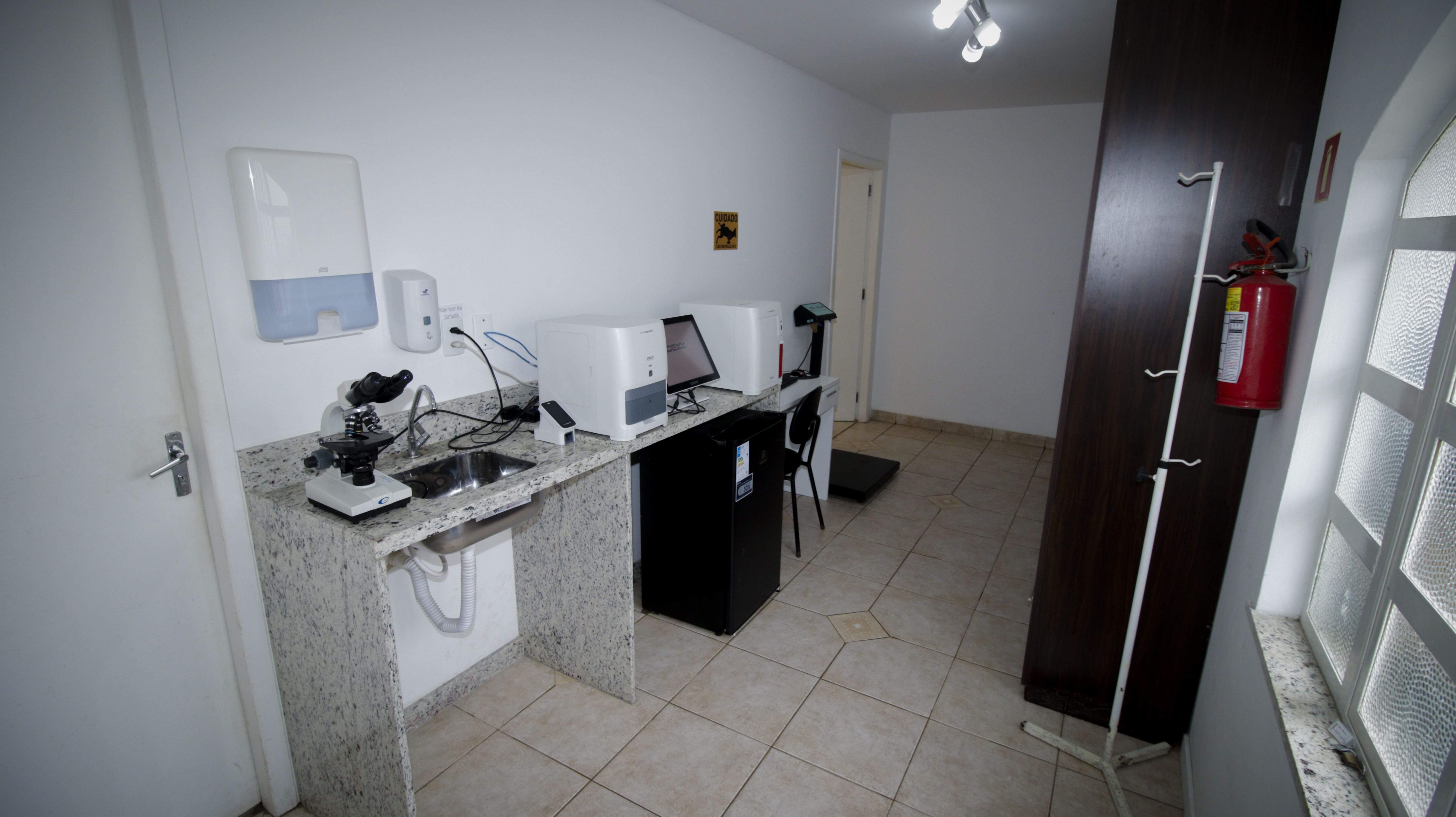 Laboratório veterinário da MaxiClin