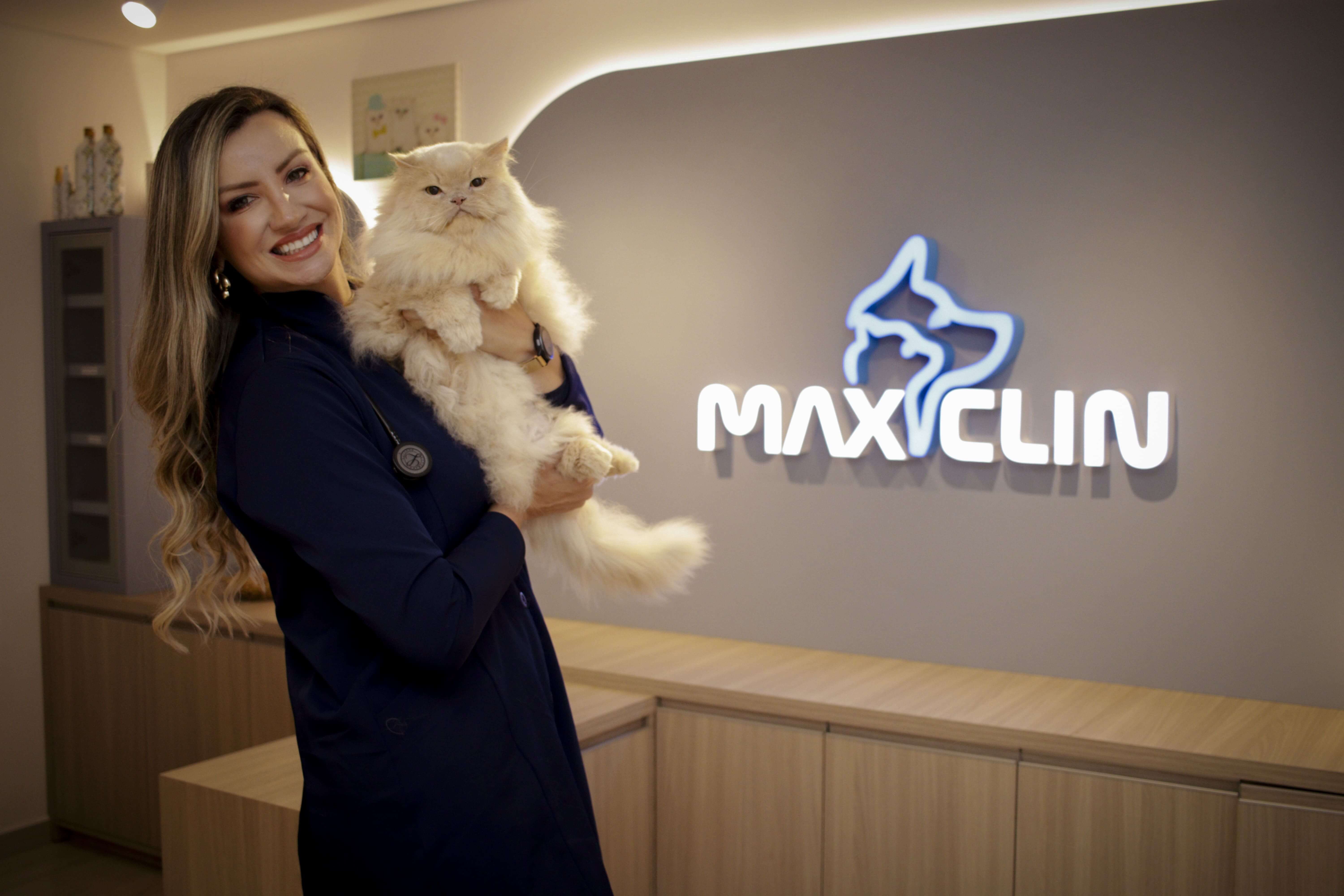 Larissa Armstrong, Veterinária especialista em medicina felina